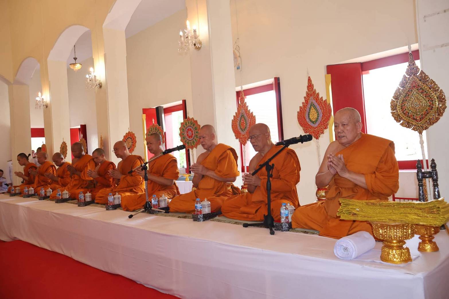 title - ส.ป.ก.ยโสธร ร่วมพิธีบำเพ็ญกุศล เพื่ออุทิศถวายพระราชกุศล แด่สมเด็จพระนางเจ้าสิริกิติ์ พระบรมราชินีนาถ พระบรมราชชนนีพันปีหลวง  เมื่อเสด็จสวรรคต ครบปัญญาสมวาร (ครบ 50 วัน)